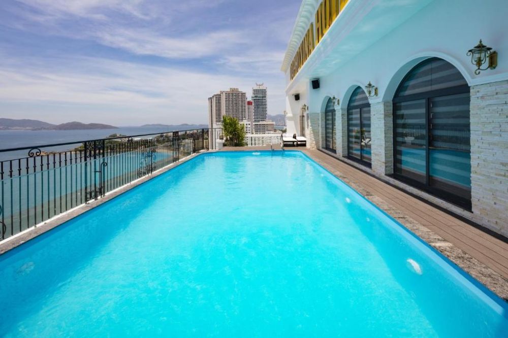 Daphovina Hotel (ex.Aston Nha Trang City Hotel) 4*