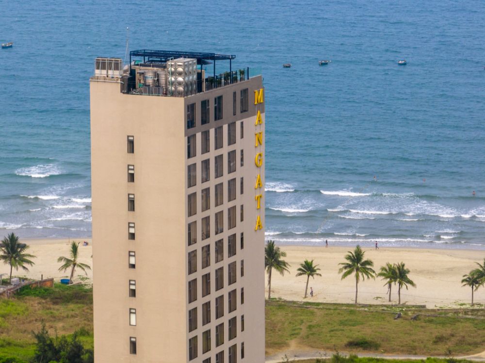 Mangata Beachfront Hotel 4*