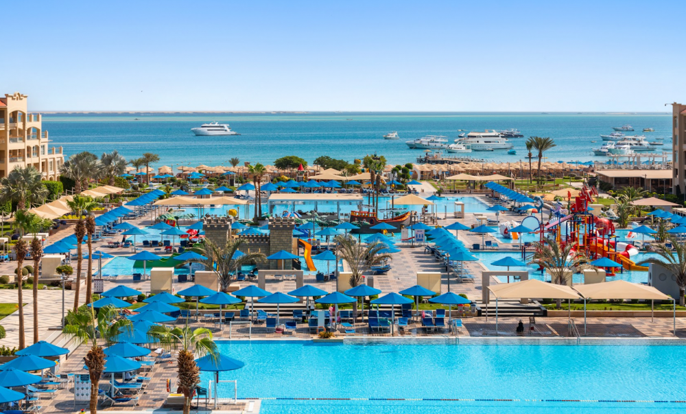 Albatros White Beach Resort 5*