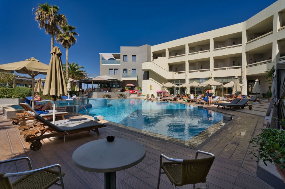 Pearl Beach 4*