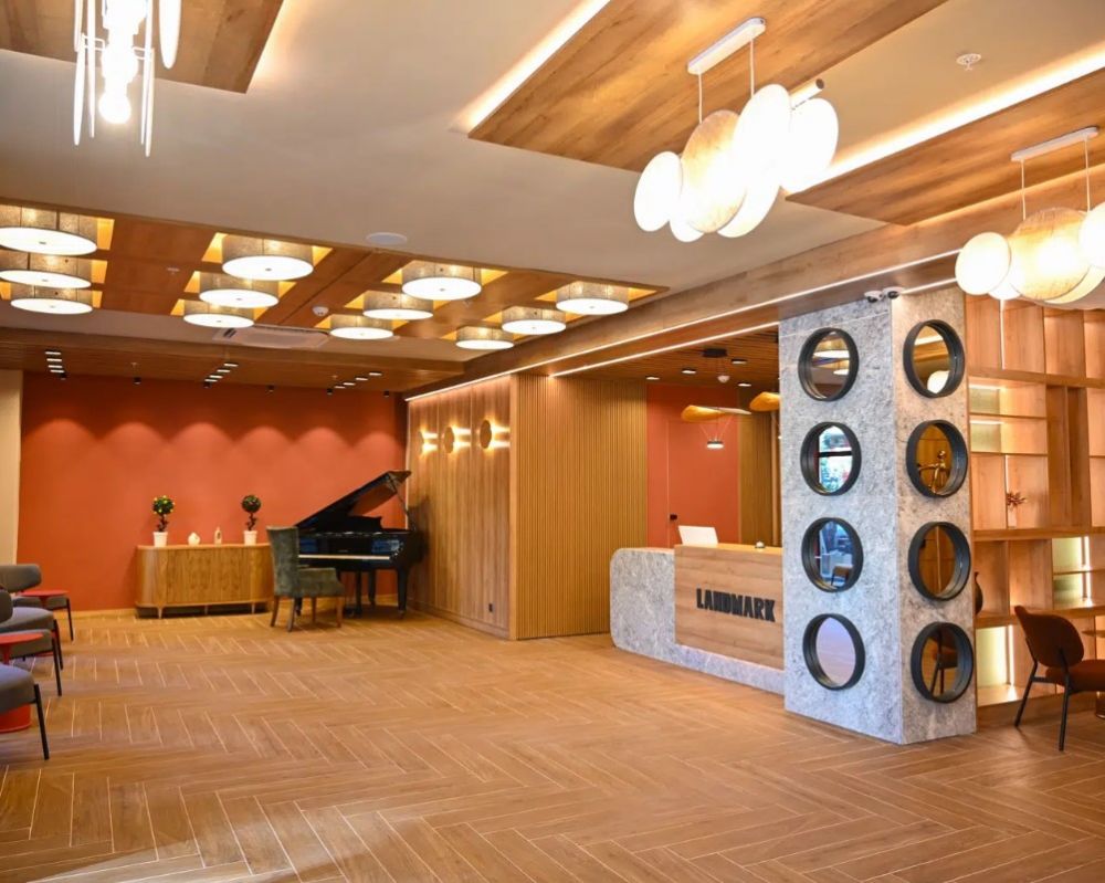 Landmark Hotel 4*