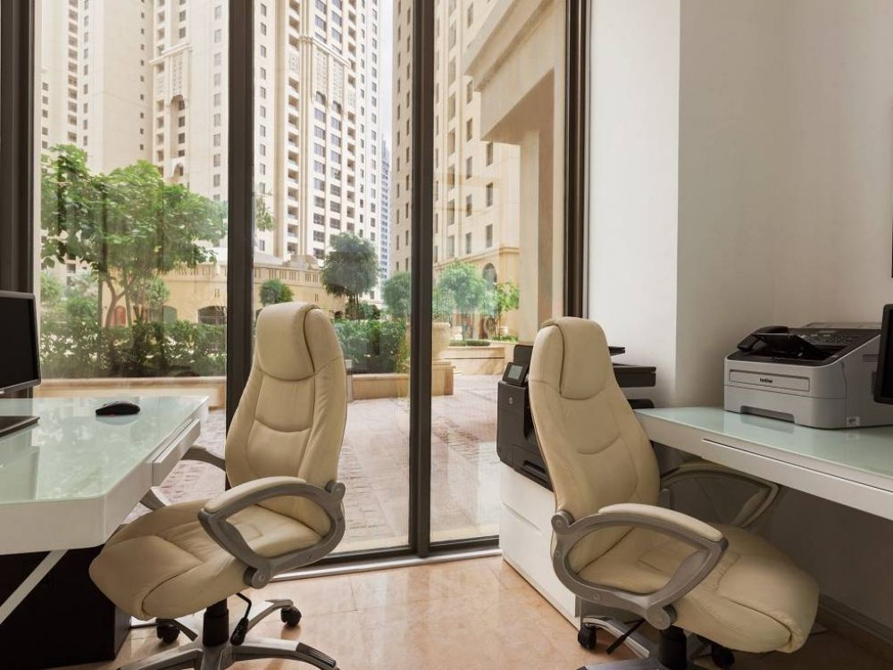 Ramada Hotel & Suites By Wyndham Jbr (ex. Hawthorn Suites) 4*