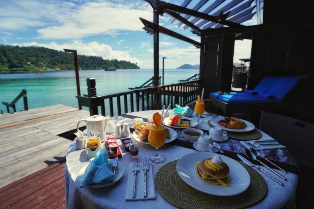 Gayana Marine Resort 5*