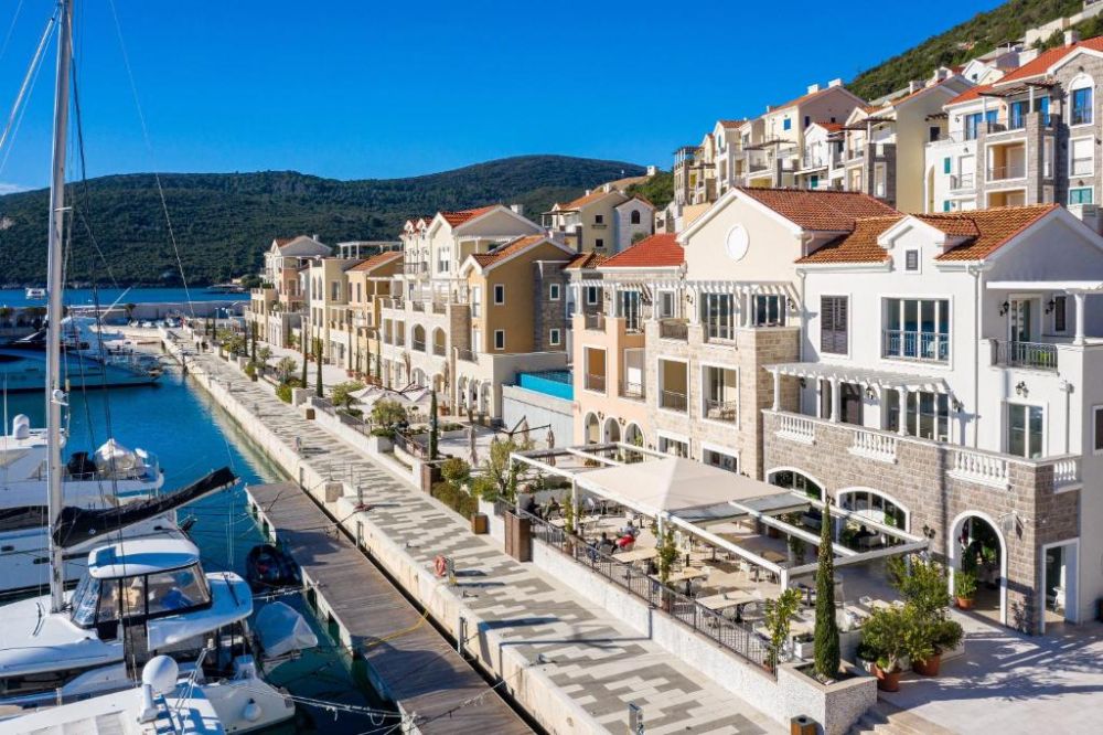 Lustica Bay Apartments 4*