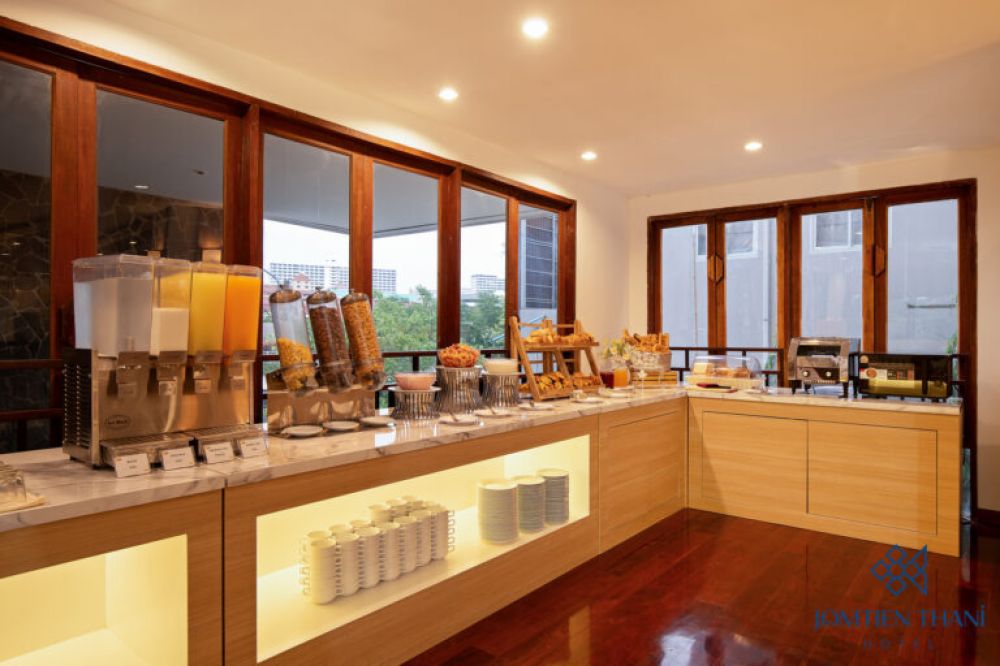 Jomtien Thani Hotel 4*