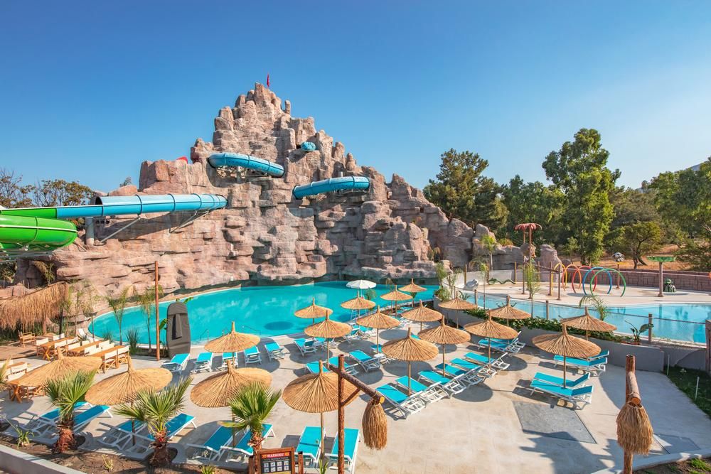 Orka World Hotel & Aquapark 4*