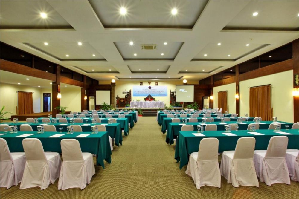 Puri Saron Hotel Seminyak 4*