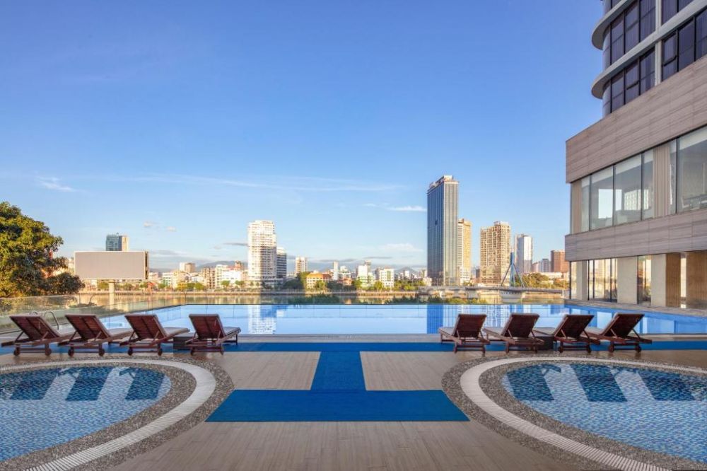 Melia Vinpearl Danang Riverfront 5*