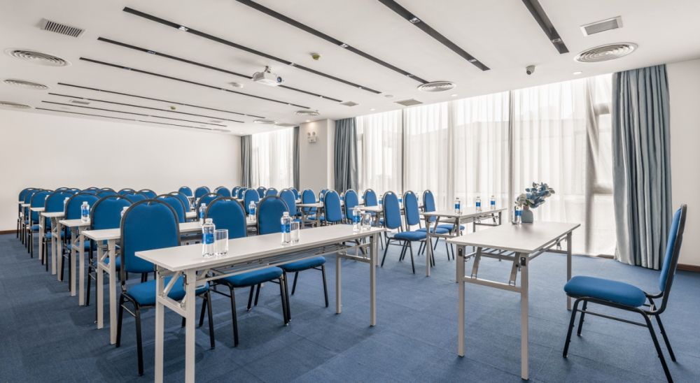 Mangata Beachfront Hotel 4*