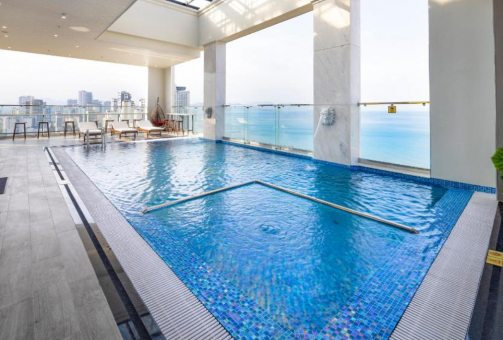 Avari Hotel 4*