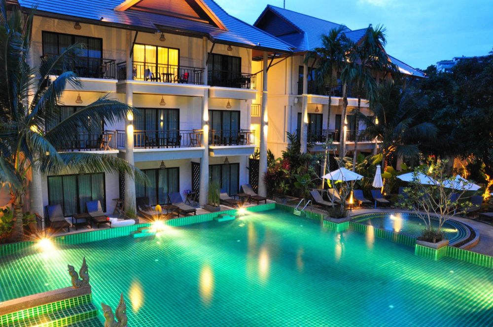 Navatara Phuket Resort 4*