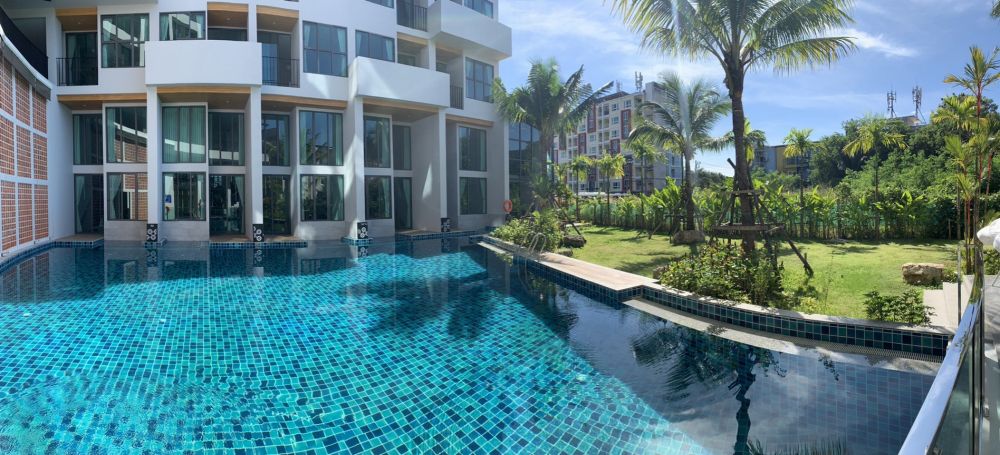 Atom Phuket Hotel 3*