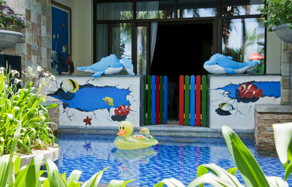 Deluxe Family Room with children's pool, Grand Metropark Resort Sanya 5*