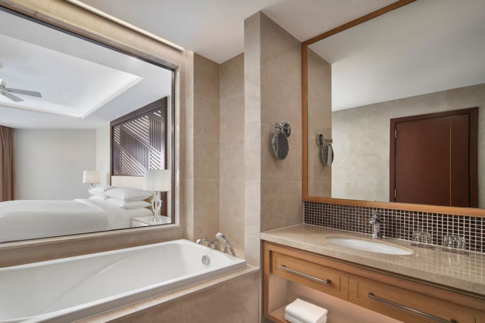 Deluxe/ Deluxe Ocean, Renaissance Hoi An Resort & Spa 5*