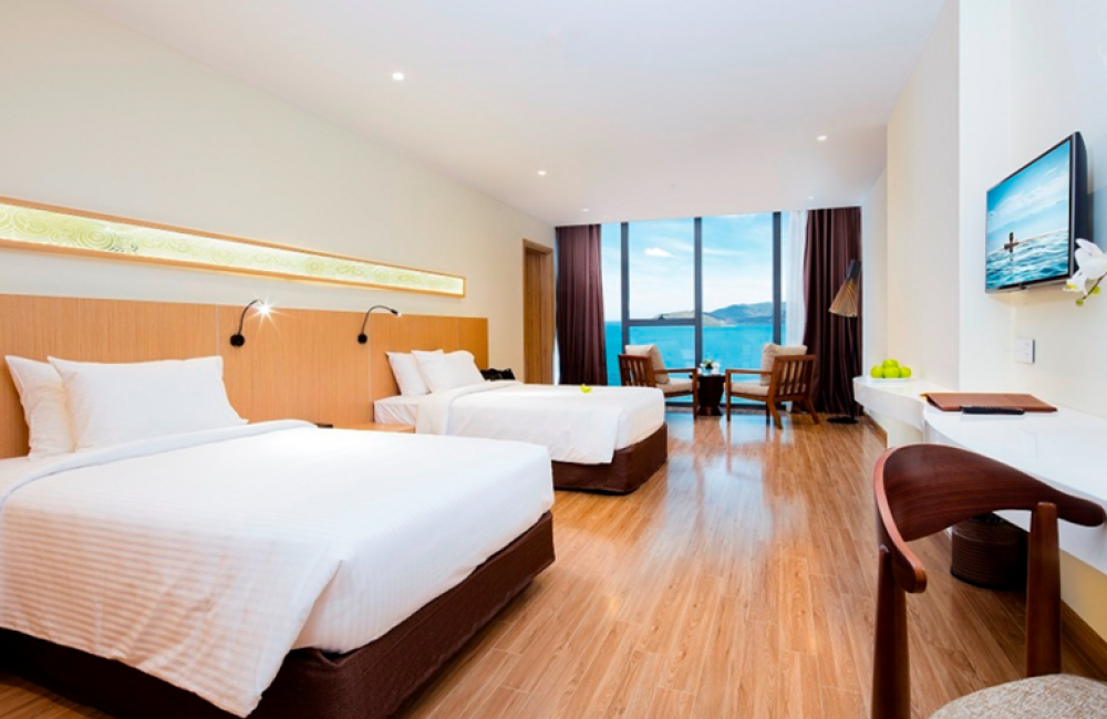 Luxury Family Connecting Beachfront, Star City Hotel & Condotel Beachfront Nha Trang 4+