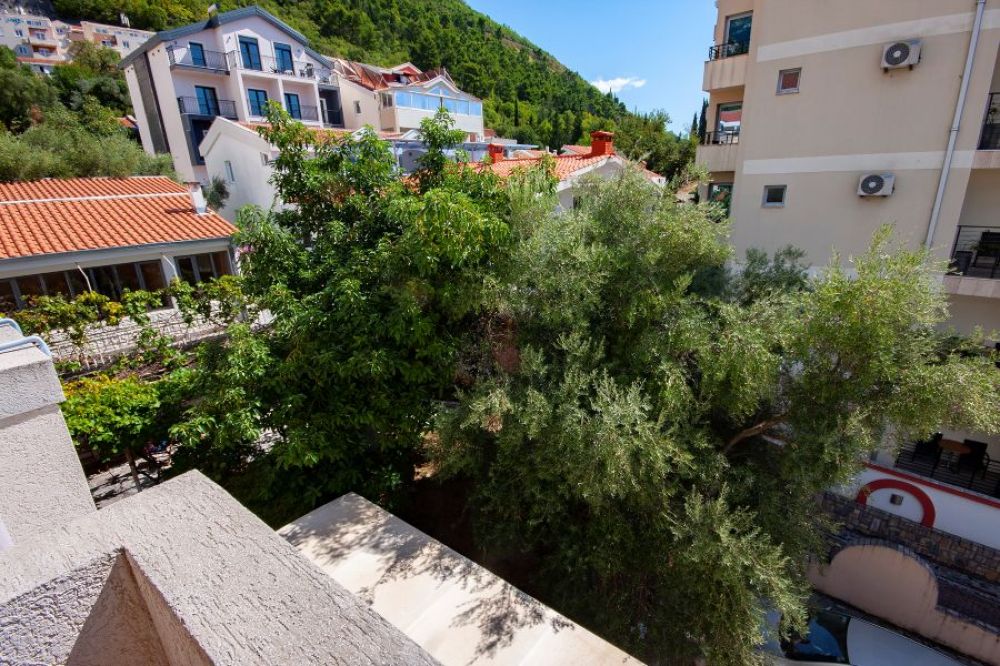 APP 02+2, Mare Apartments 3*