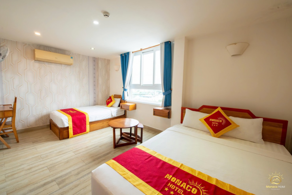 TRPL Room, Monaco Hotel 3*