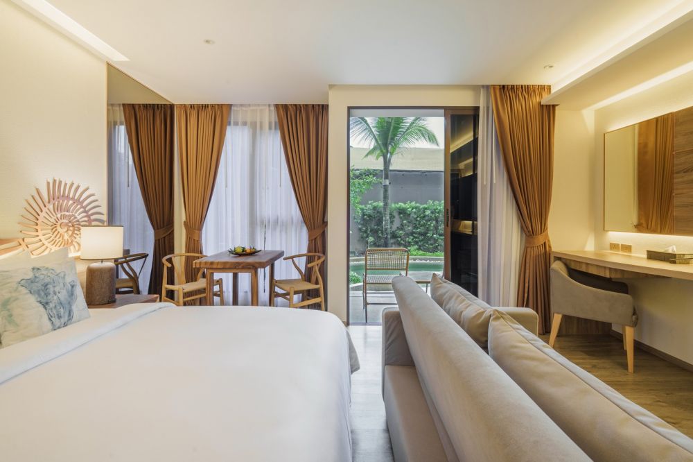 Deluxe Pool Access, The Marin Phuket Kamala Beach 5*