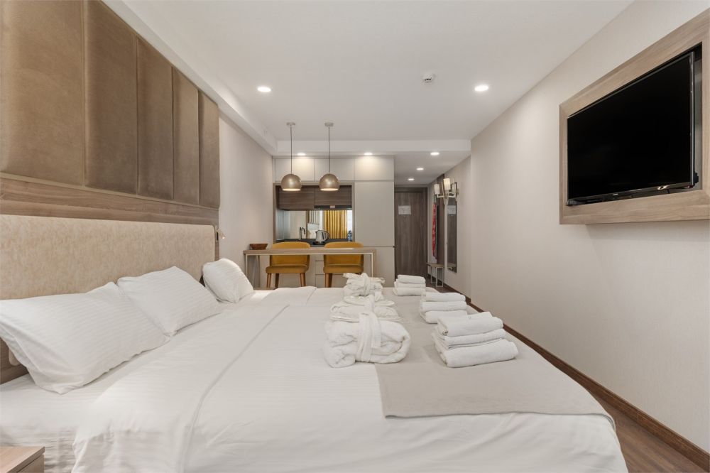 Studio triple, Wyn Residence 
