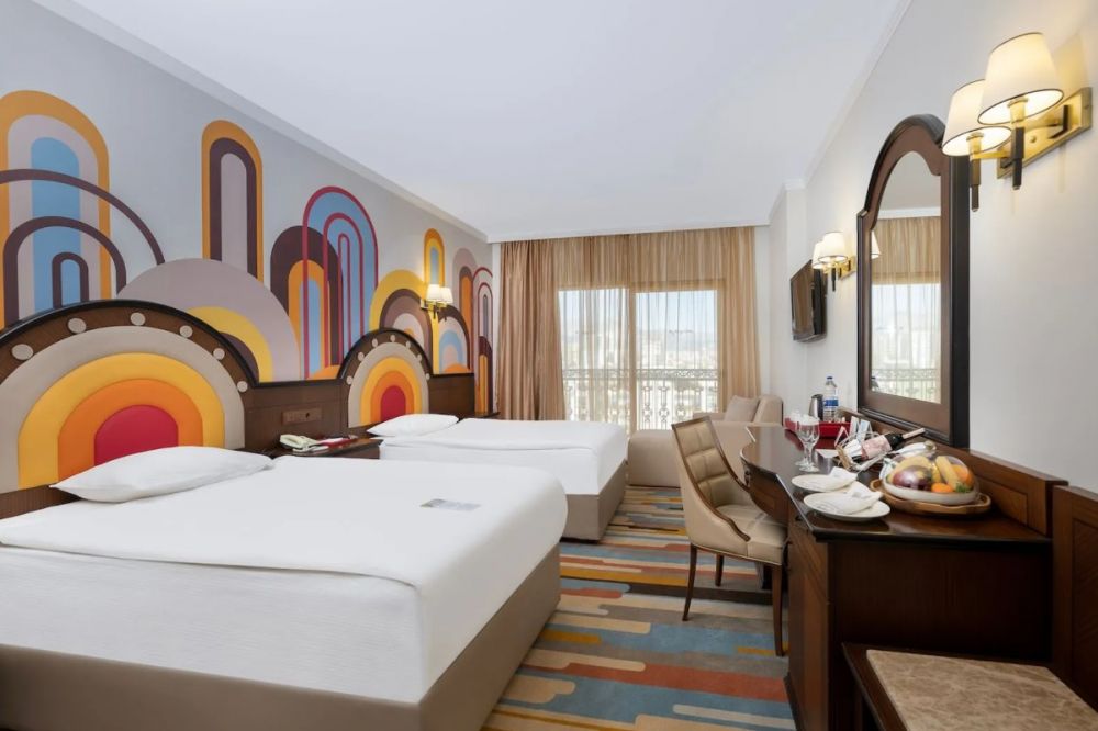 Deluxe Room City View/ Sea View, Megasaray West Beach 5*