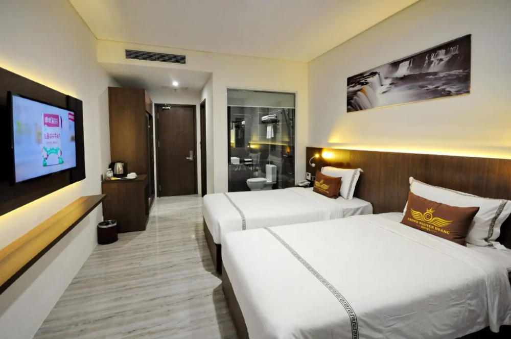 Superior, Crown Nguyen Hoang 4*