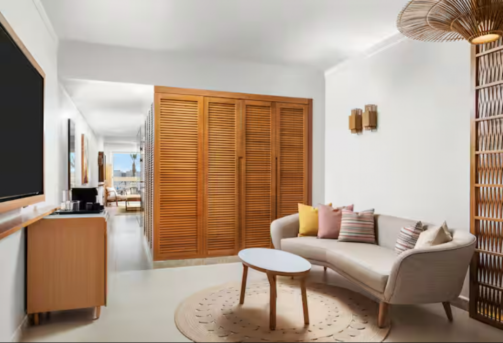 Beachside Romantic Suite With Pool & Sea View, Doubletree By Hilton Sharks Bay (ex. Hilton Sharks Bay) 4*