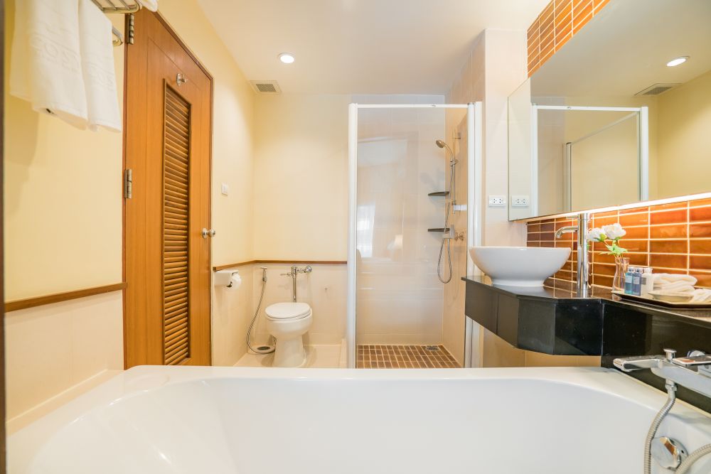 Deluxe Pool Access (Ocean Wing), Cosy Beach Hotel 3+