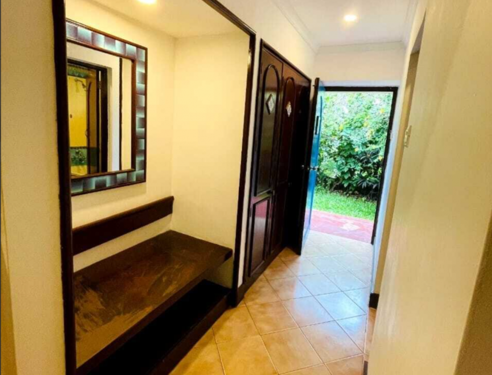 Deluxe, Coconut Grove Resort 4*