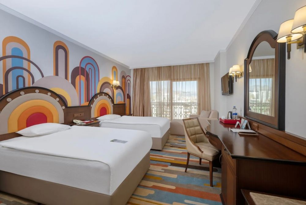 Deluxe Room City View/ Sea View, Megasaray West Beach 5*