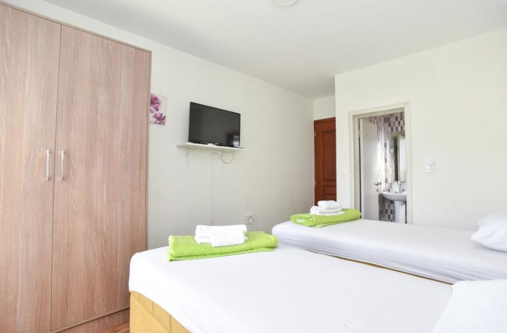 DBL, Jana Apartments 3*
