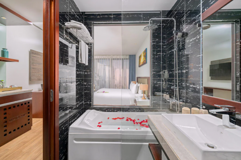 Balcony Junior Suite, Aria Grand Hotel & SPA 3*