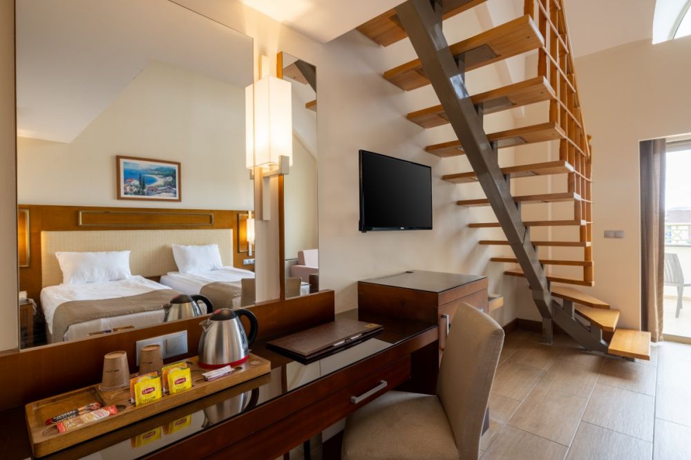 Family Room Duplex, Crystal Prestige Elite Pearl Collection (ex. Crystal Prestige Elite) 5*