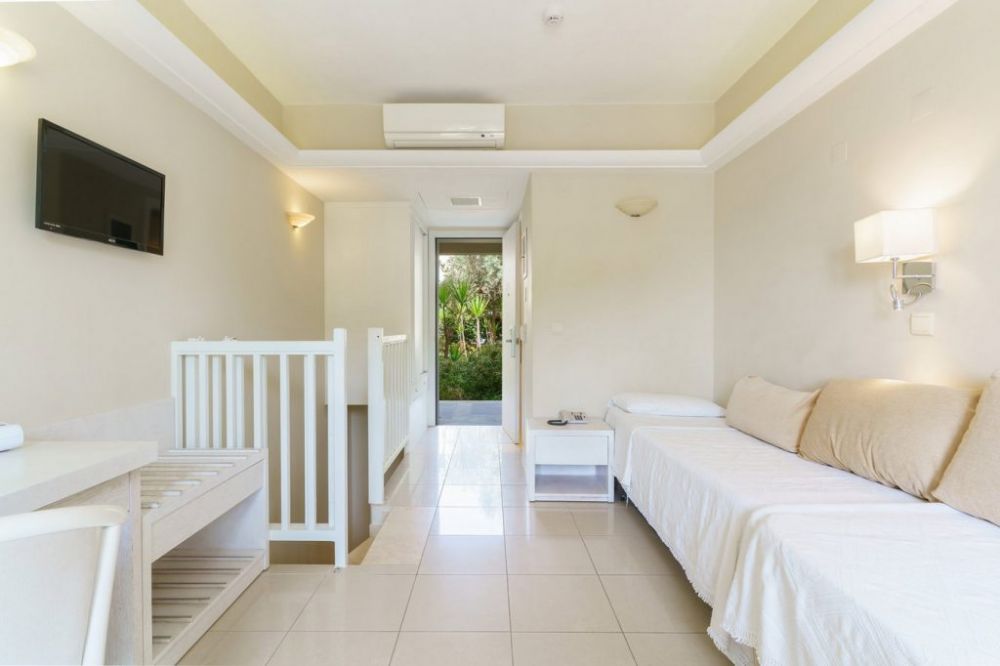 Family GV, Pearl Beach 4*