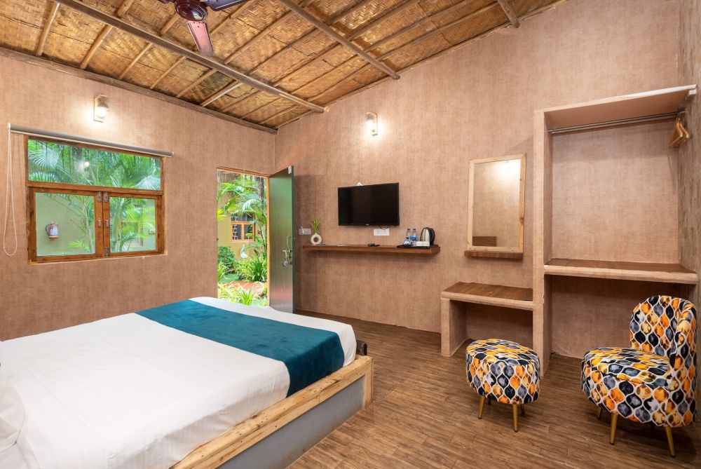 Daisy, Amadi Beach Front Resort 4*