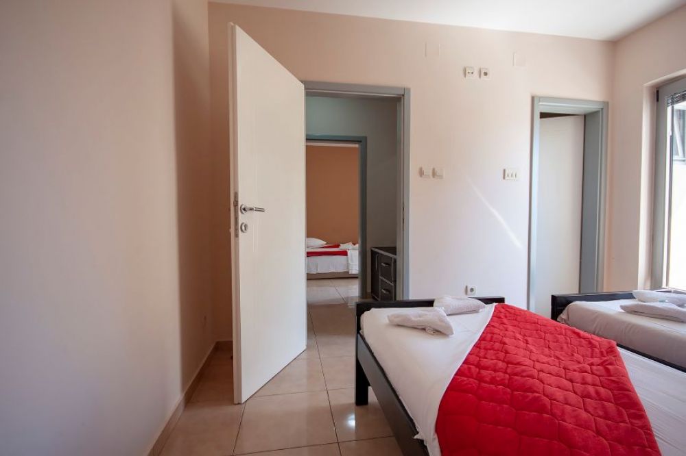 APP 02+2, Mare Apartments 3*
