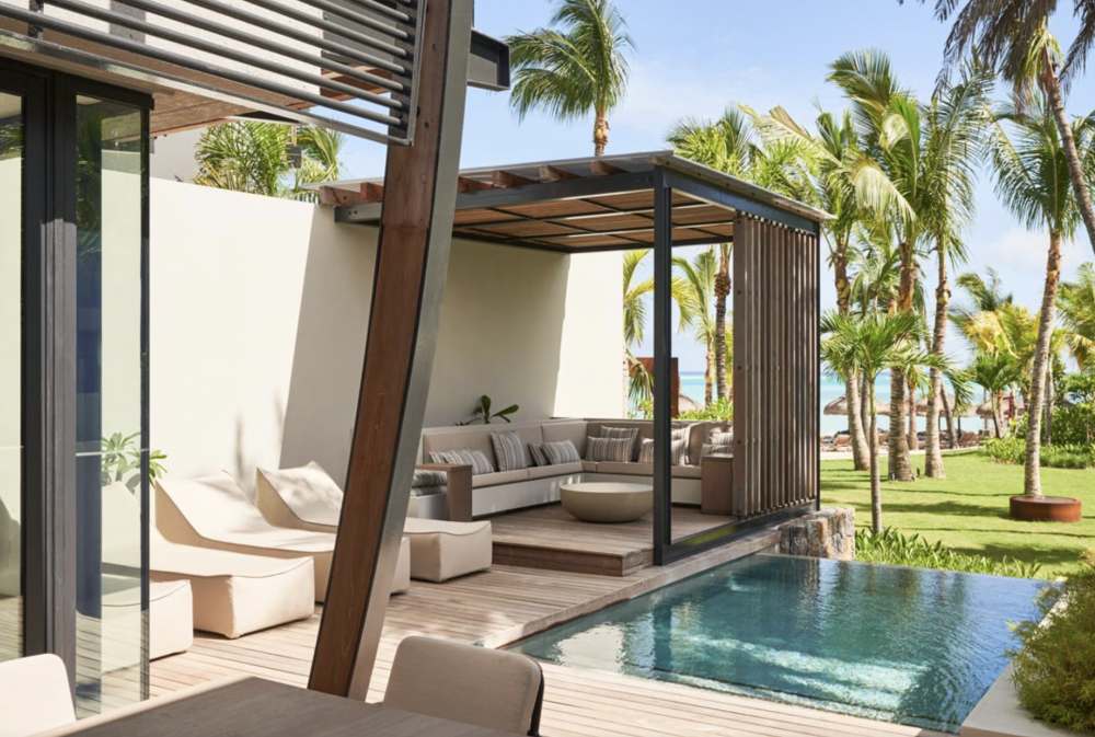 LUX* Beachfront Pool Villa, LUX* Grand Baie Resort & Residences 5*