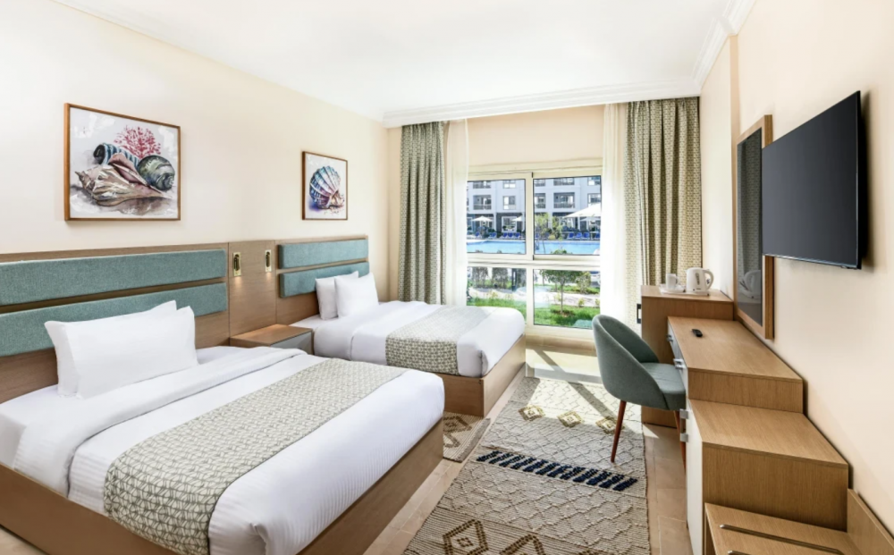 Azur Suite, Azur One Eleven 4*