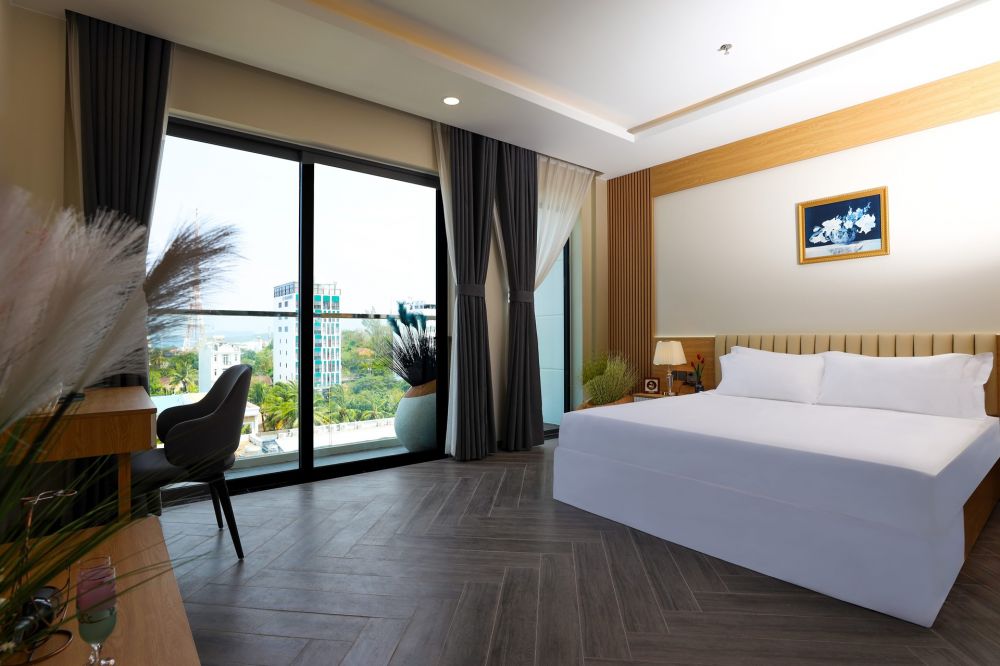 Deluxe Ocean View with Balcony, Daystar Hotel Phu Quoc 4*
