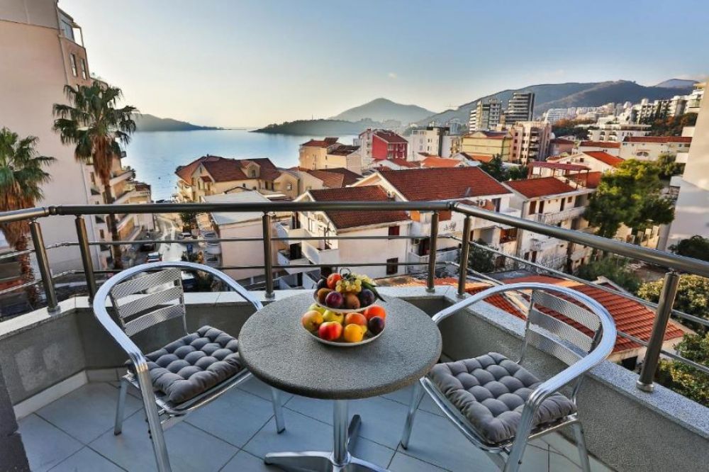 Studio Apartment with Sea View, La Mer Hotel 4*