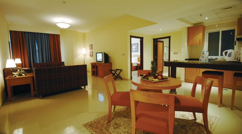 Suite, Sharjah Royal Tulip Hotel 4*