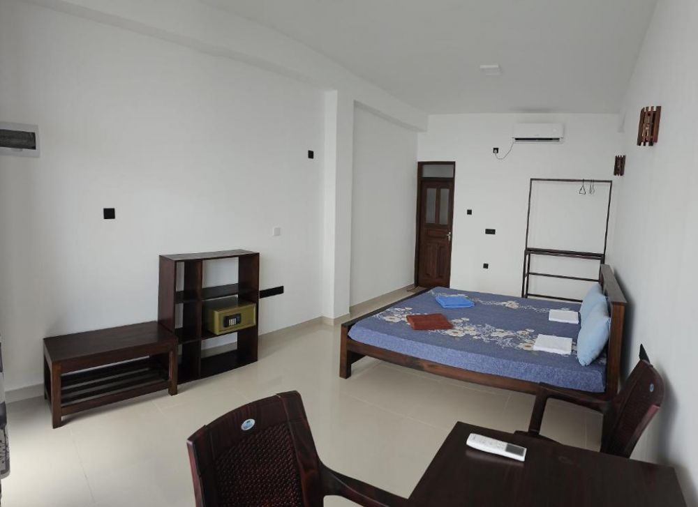 Deluxe Room Double/Twin Balcony (Second Floor), Sailors Mirissa 3*