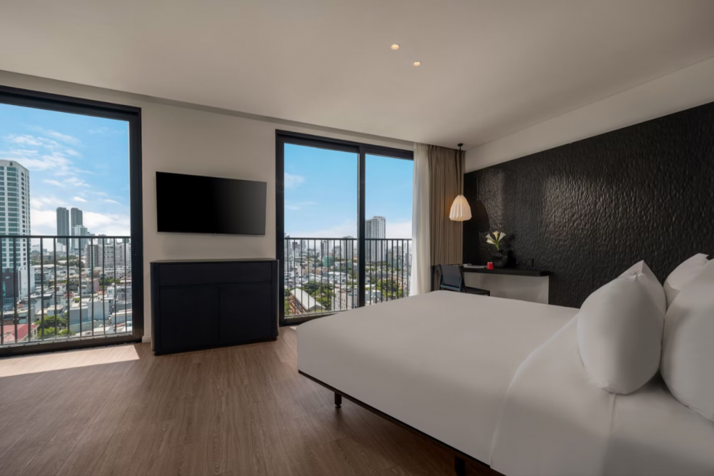 Senior Suite Double River View, Caro Premium DaNang 4*
