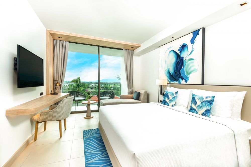 Guest Room With Balcony, Hilton Garden Inn Phuket Bangtao 4*