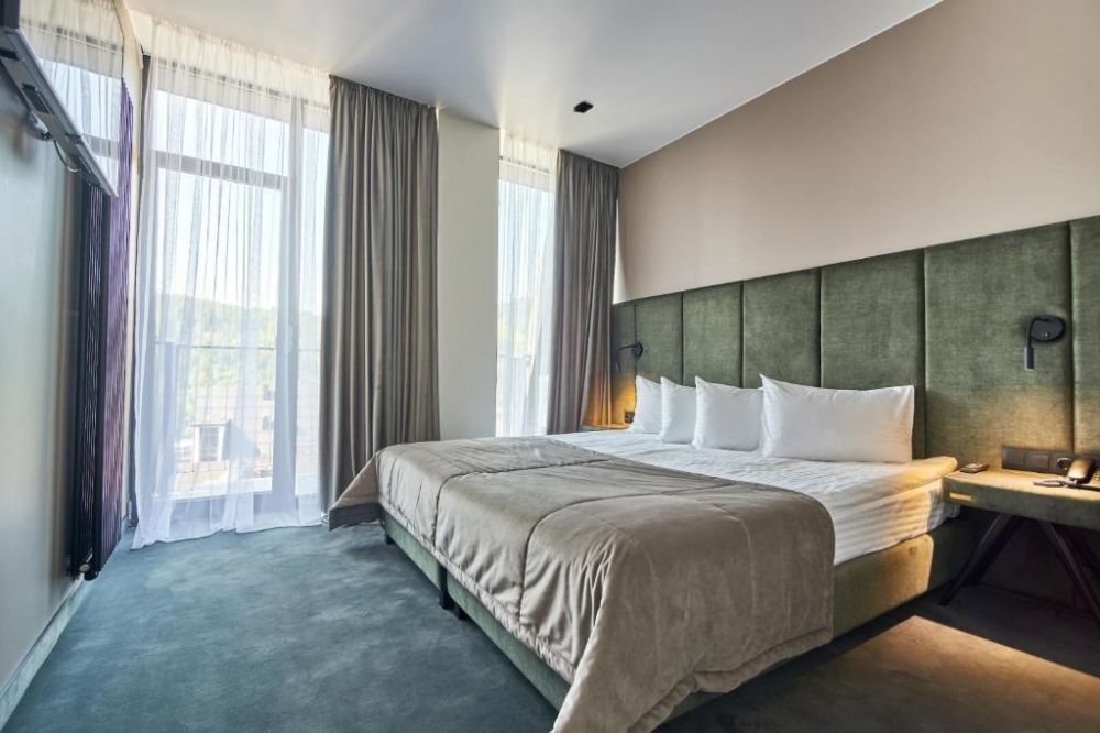 Standard, Fomich Residence 