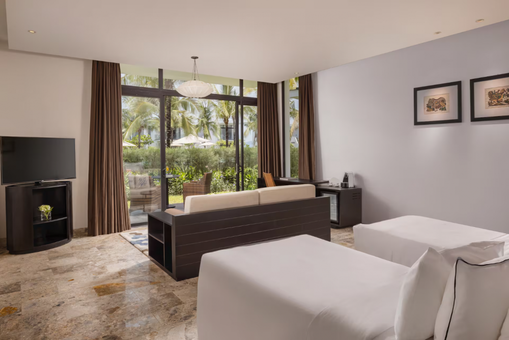 The Level Premium, Melia Danang Beach Resort 5*