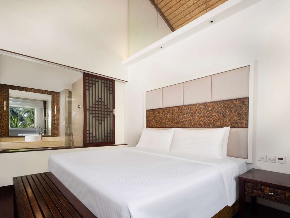 Superior King/Twin room (ex.Town House Garden View Room), Grand Mercure Sanya Yalong Bay (ex. Huayu Resort & Spa Yalong Bay Sanya) 5*