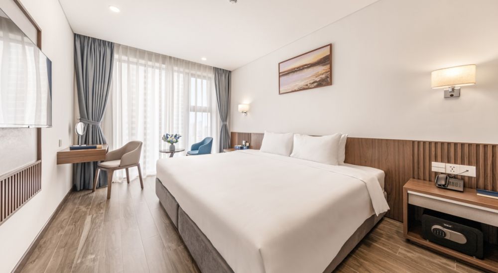 Deluxe, Mangata Beachfront Hotel 4*