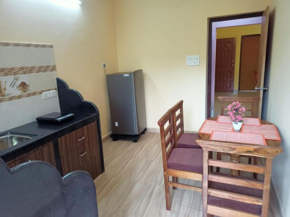 One Bedroom AC Apartment With Kitchen, Apricus Home Stays 2*