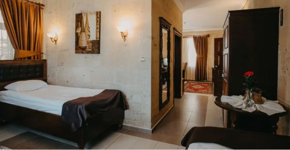 Quadriple Stone Room, Royal Stone Houses 3*
