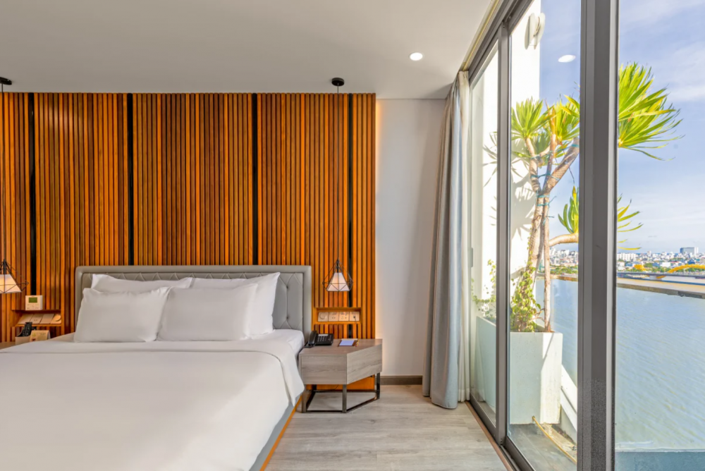 Deluxe Riverfront with balcony, Haian Riverfront Hotel Danang 4*